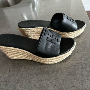 Tori Burch Wedge Sandals Black 8.5